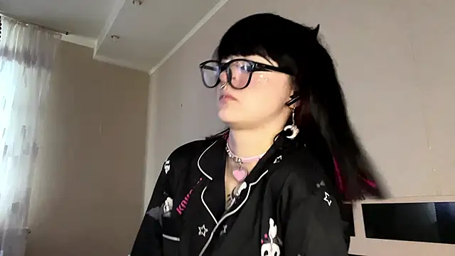 Snapshot of HolyCute chatting on 7, 6, 2026 HolyCute online show from 7, 6, 2026