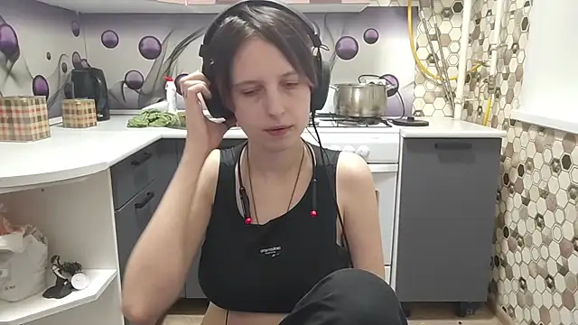 Snapshot of Saranade chatting on 10, 7, 2026 Saranade online show from 10, 7, 2026