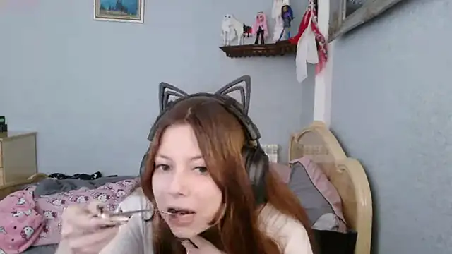 Snapshot of AlessiaViolet chatting on 8, 7, 2026 AlessiaViolet online show from 8, 7, 2026