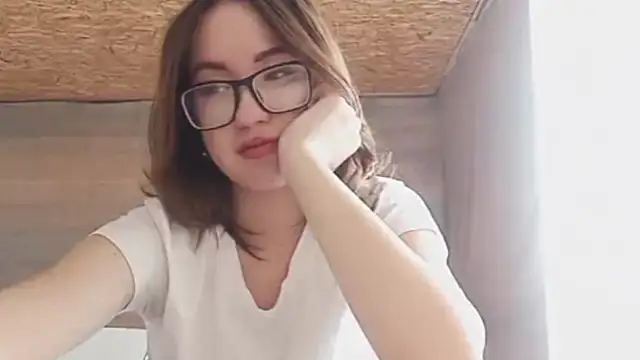 Snapshot of OliviaMoment chatting on 30, 5, 2026 OliviaMoment online show from 30, 5, 2026