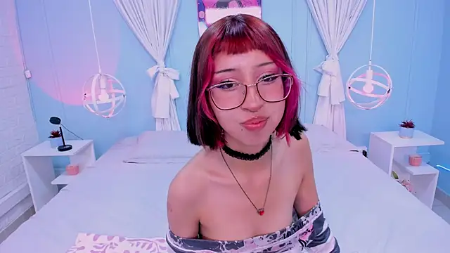 Snapshot of Venus_Rouge chatting on 15, 7, 2026 Venus Rouge online show from 15, 7, 2026