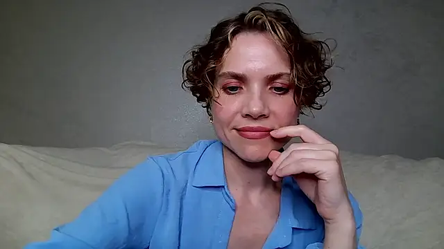 Snapshot of NatalieMoses chatting on 7, 7, 2026 NatalieMoses online show from 7, 7, 2026
