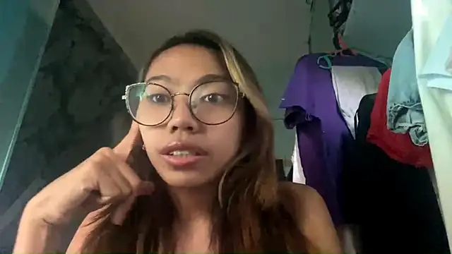 Snapshot of Elarisserose chatting on 9, 6, 2026 Elarisserose online show from 9, 6, 2026