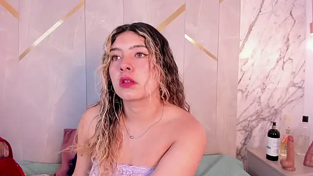 Snapshot of ChloeBelle_ chatting on 18, 6, 2026 ChloeBelle online show from 18, 6, 2026