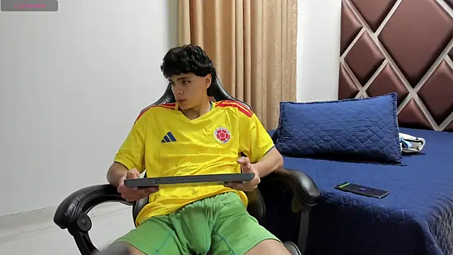 Ithan Hott online show from 24, 6, 2026