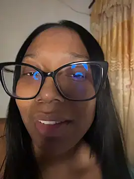 Snapshot of chell_iivy chatting on 7, 7, 2026 chell iivy online show from 7, 7, 2026