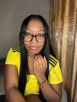 Snapshot of chell_iivy chatting on 8, 7, 2026 chell iivy online show from 8, 7, 2026