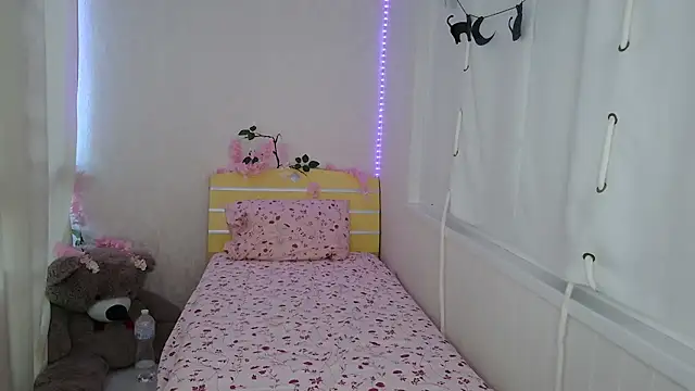 EmyHills online show from 14, 6, 2026