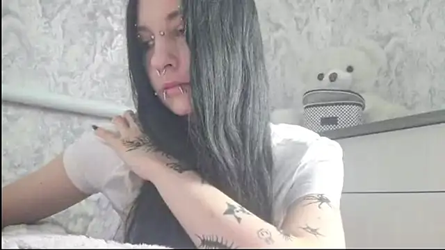 Snapshot of KrissyHiott chatting on 11, 6, 2026 KrissyHiott online show from 11, 6, 2026