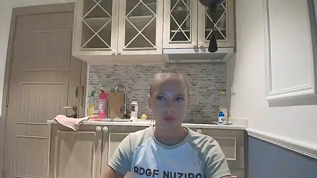 Snapshot of Linnea_analochka chatting on 6, 6, 2026 Linnea analochka online show from 6, 6, 2026