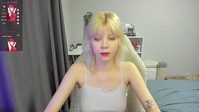 voguecaroline online show from 30, 6, 2026