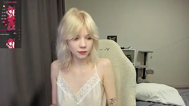 voguecaroline online show from 3, 8, 2026