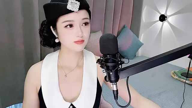 Snapshot of Momo-Wow chatting on 18, 6, 2026 Momo-Wow online show from 18, 6, 2026