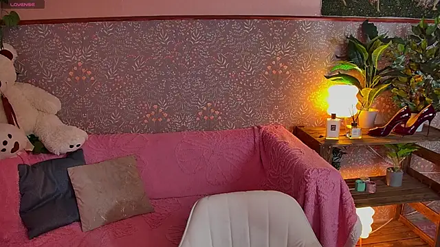 Snapshot of HelenaBoyd chatting on 10, 7, 2026 HelenaBoyd online show from 10, 7, 2026