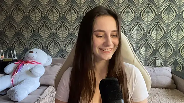 Snapshot of LauriWhitlock chatting on 2, 6, 2026 LauriWhitlock online show from 2, 6, 2026