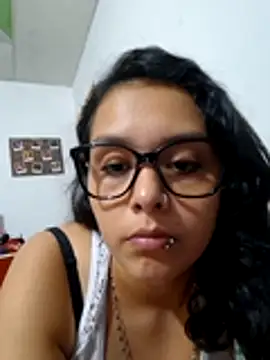 Snapshot of Miss_kittyX chatting on 10, 6, 2026 Miss kittyX online show from 10, 6, 2026