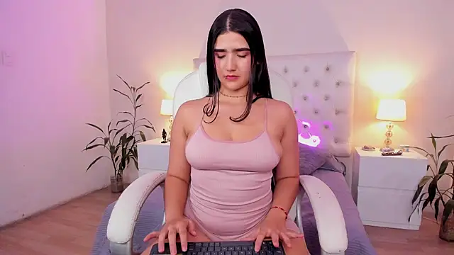 Tiffanny Gomez online show from 25, 6, 2026