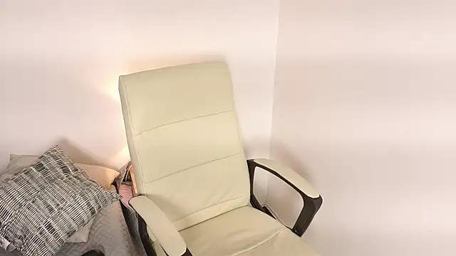 Snapshot of zoemoon1_ chatting on 18, 7, 2026 zoemoon1 online show from 18, 7, 2026