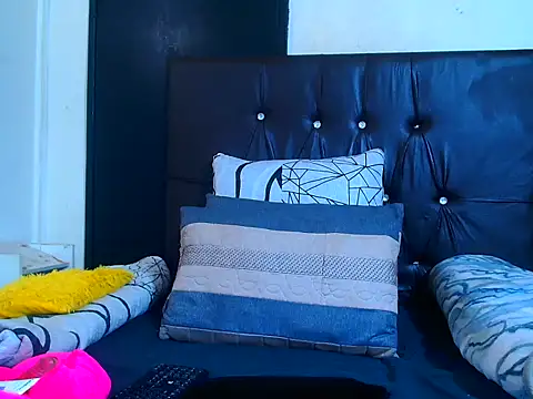 sexybitchh22 online show from 30, 6, 2026