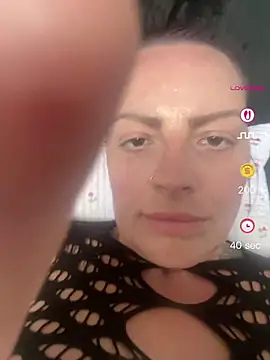 Snapshot of inkgirl222 chatting on 18, 6, 2026 inkgirl222 online show from 18, 6, 2026
