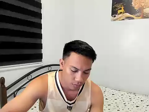 urfucker vinz online show from 9, 7, 2026