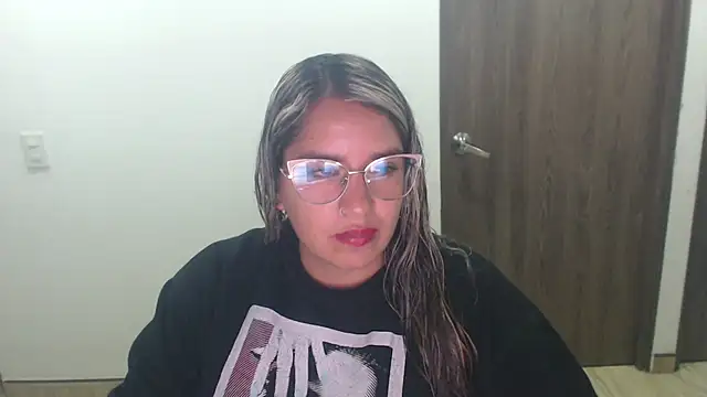 Snapshot of camivilla393140 chatting on 15, 7, 2026 camivilla393140 online show from 15, 7, 2026