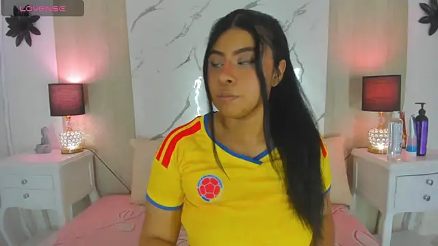 Snapshot of DanniValencia chatting on 28, 6, 2026 DanniValencia online show from 28, 6, 2026