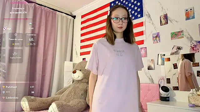 Snapshot of Karolinacreamm chatting on 22, 6, 2026 Karolinacreamm online show from 22, 6, 2026
