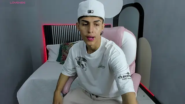 Snapshot of Axel_Mendozaa chatting on 24, 6, 2026 Axel Mendozaa online show from 24, 6, 2026