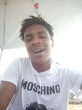 Snapshot of dantecruz19 chatting on 10, 7, 2026 dantecruz19 online show from 10, 7, 2026