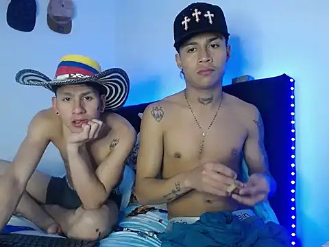 Snapshot of TheHotDuo19 chatting on 14, 6, 2026 TheHotDuo19 online show from 14, 6, 2026
