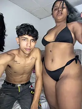 Snapshot of latinlove_and-duo chatting on 19, 6, 2026 latinlove and-duo online show from 19, 6, 2026