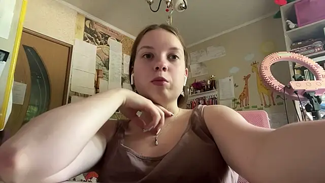 Snapshot of Aileyn chatting on 18, 6, 2026 Aileyn online show from 18, 6, 2026