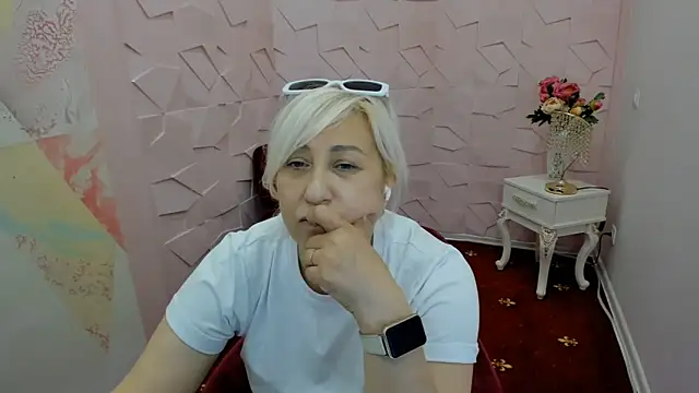 Snapshot of Fabolous_love chatting on 8, 6, 2026 Fabolous love online show from 8, 6, 2026