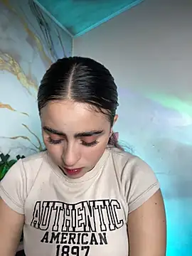 Snapshot of LILI_911 chatting on 18, 7, 2026 LILI 911 online show from 18, 7, 2026