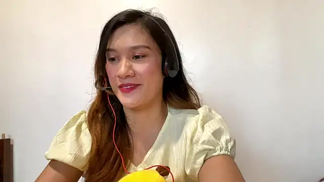 Snapshot of LoreenWasiuta chatting on 8, 6, 2026 LoreenWasiuta online show from 8, 6, 2026