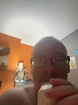 Snapshot of Palered chatting on 11, 7, 2026 Palered online show from 11, 7, 2026