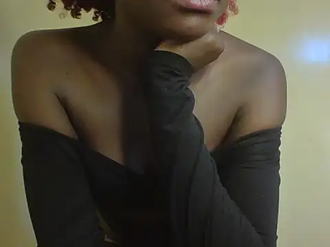 Snapshot of Melly_moll chatting on 10, 7, 2026 Melly moll online show from 10, 7, 2026