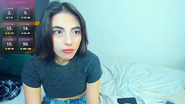 Snapshot of LunarLori chatting on 9, 7, 2026 LunarLori online show from 9, 7, 2026