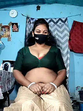 Snapshot of Mis-maya chatting on 8, 7, 2026 Mis-maya online show from 8, 7, 2026