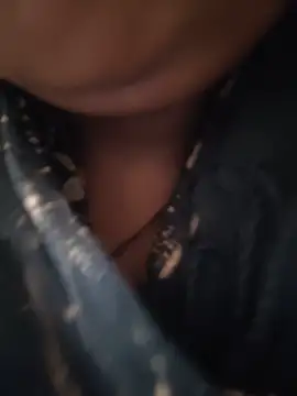 Snapshot of riyana_tai chatting on 18, 6, 2026 riyana tai online show from 18, 6, 2026