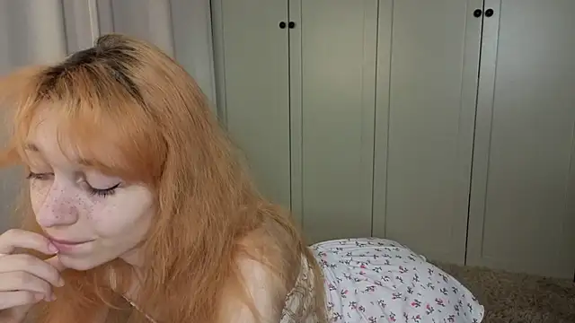 tgirlfoxy online show from 21, 7, 2026