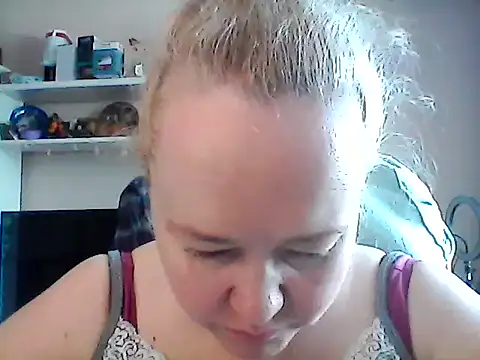 Snapshot of Viola27 chatting on 8, 6, 2026 Viola27 online show from 8, 6, 2026