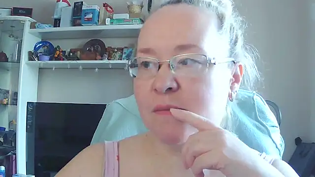 Snapshot of Viola27 chatting on 6, 7, 2026 Viola27 online show from 6, 7, 2026