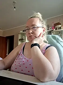 Snapshot of Viola27 chatting on 7, 7, 2026 Viola27 online show from 7, 7, 2026
