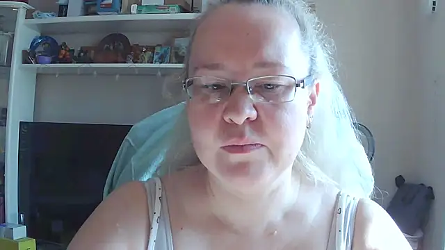 Snapshot of Viola27 chatting on 9, 7, 2026 Viola27 online show from 9, 7, 2026