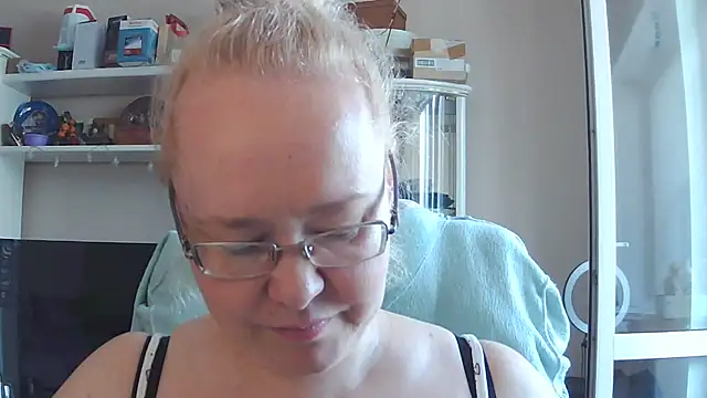Snapshot of Viola27 chatting on 24, 7, 2026 Viola27 online show from 24, 7, 2026