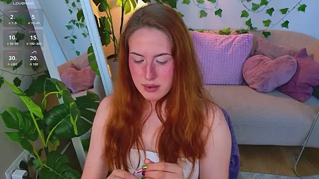 Snapshot of ChloeAster chatting on 4, 8, 2026 ChloeAster online show from 4, 8, 2026