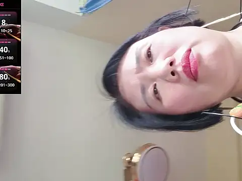YIYI-queen online show from 8, 6, 2026