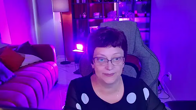 Snapshot of IsoldeMirevain chatting on 13, 6, 2026 IsoldeMirevain online show from 13, 6, 2026